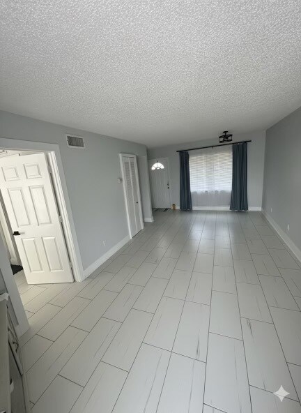 Building Photo - 5310 26th St W Unit 1605