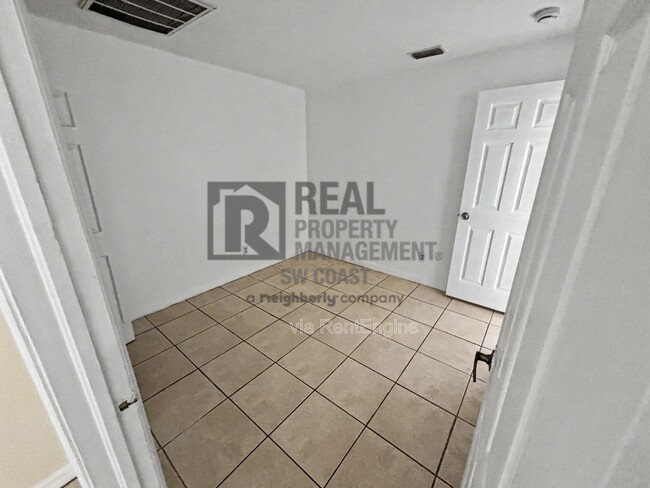 Photo - 127 John Ave S