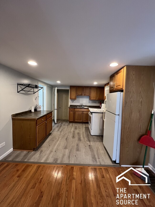 Building Photo - 4319 N Lawndale Ave Unit 1