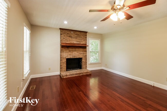 Photo - 4907 Whisper Oak Dr