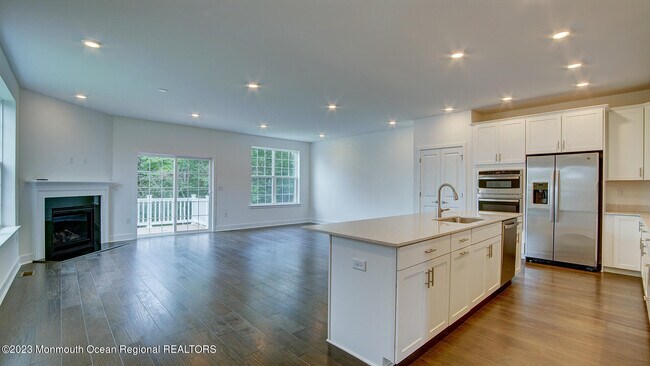 Photo - 101 Pilot St