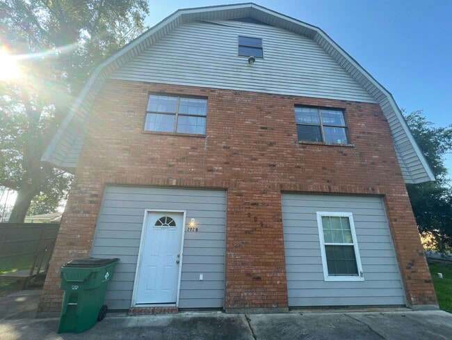 Building Photo - 202 Canal Ln Unit Apt B