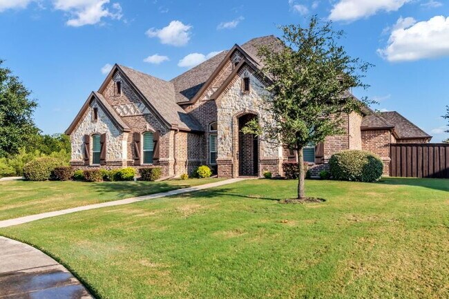 Photo - Stunning 4-3.5-3 Oasis with Pool in Prime ...