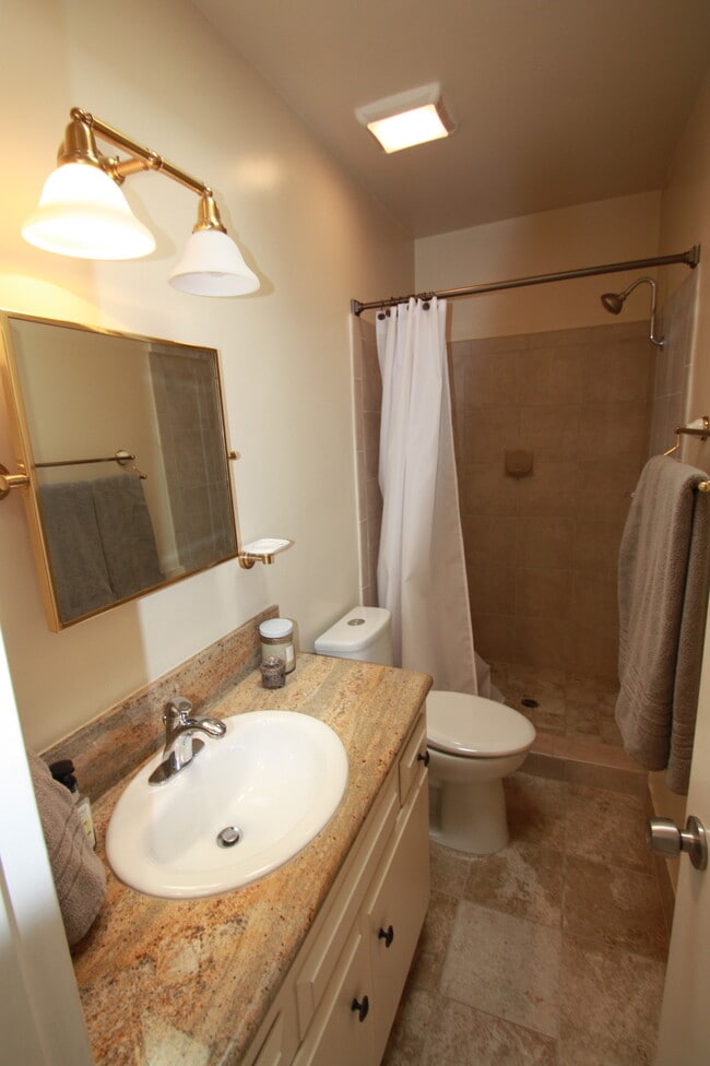 Photo - 1728 Montana Ave Unit 09