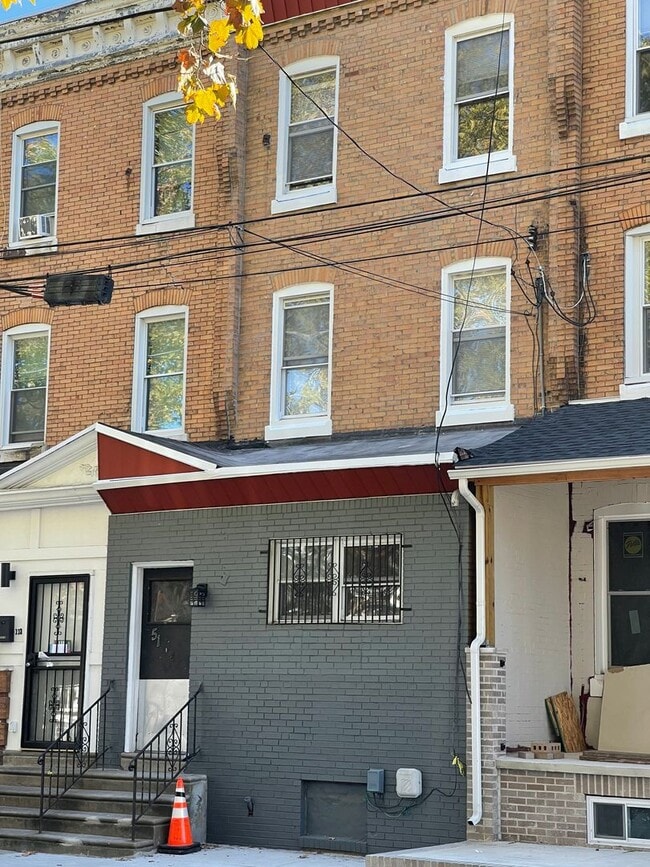 Building Photo - 5122 Arch St Unit 2 Rental