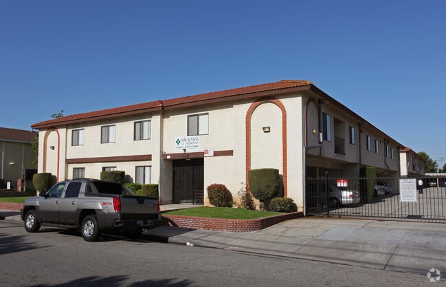 Building Photo - 14427 Cerise Ave.