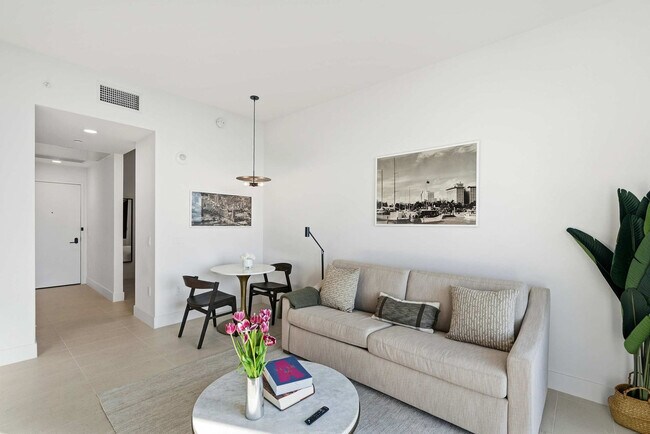 Photo - 159 NE 6th St Unit SI FL48-ID1332433P