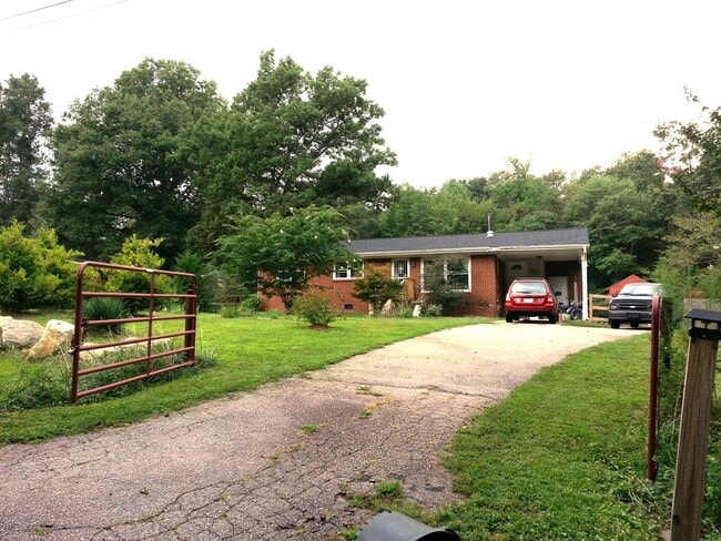Photo - 1608 Riverview Rd House
