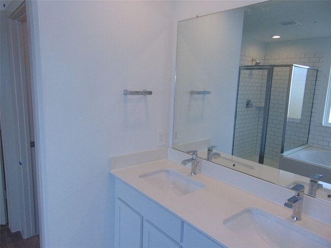 Building Photo - 6918 Morales Way Rental
