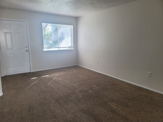 Photo - 3 Bedroom Town Home in Magna