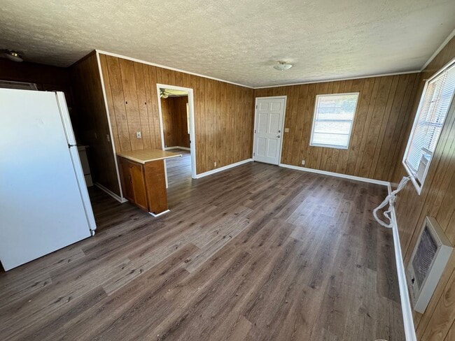 Photo - Clinton- 400 Unit A