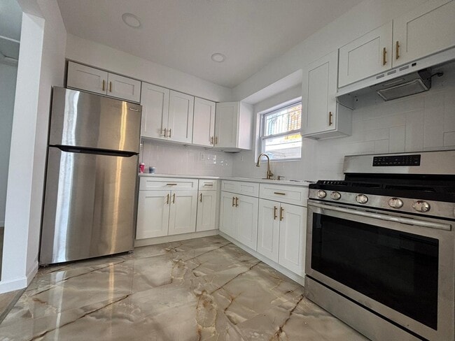 Photo - 9047 Palisade Ave