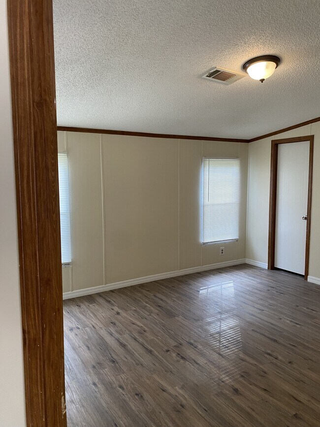 Live Oak TerraceLot 34 Rental House Rental in Lake Panasoffkee, FL