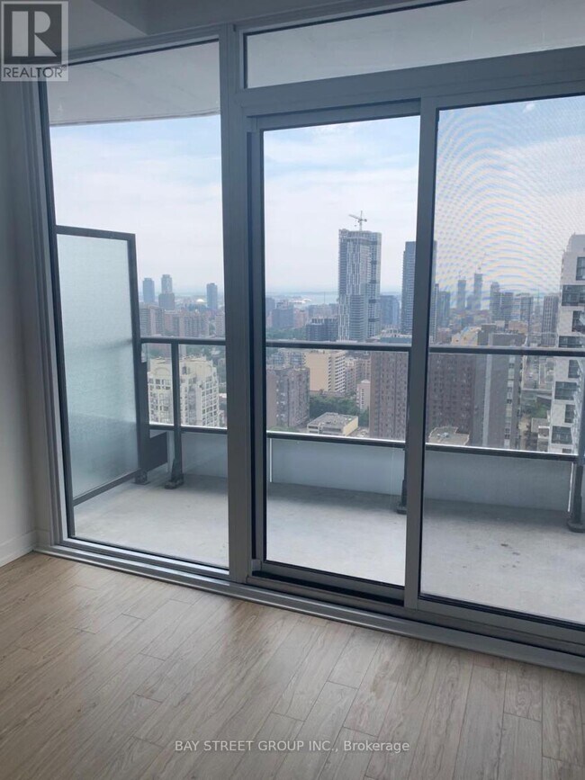 Photo - 85-3585 Wood St