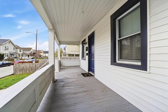 Photo - 270 S Cypress Ave