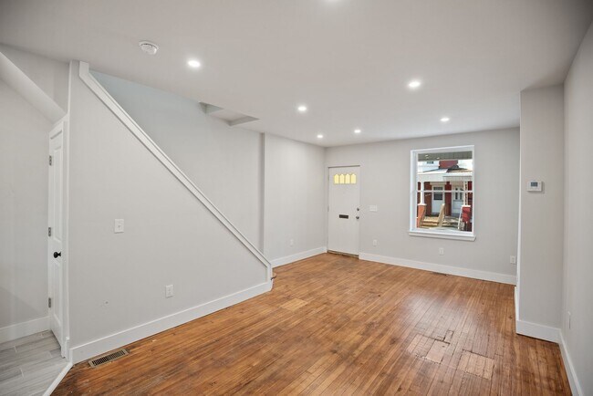 Photo - 1227 S Peach St