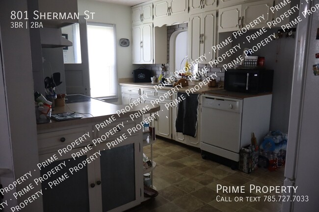 Photo - 801 Sherman St