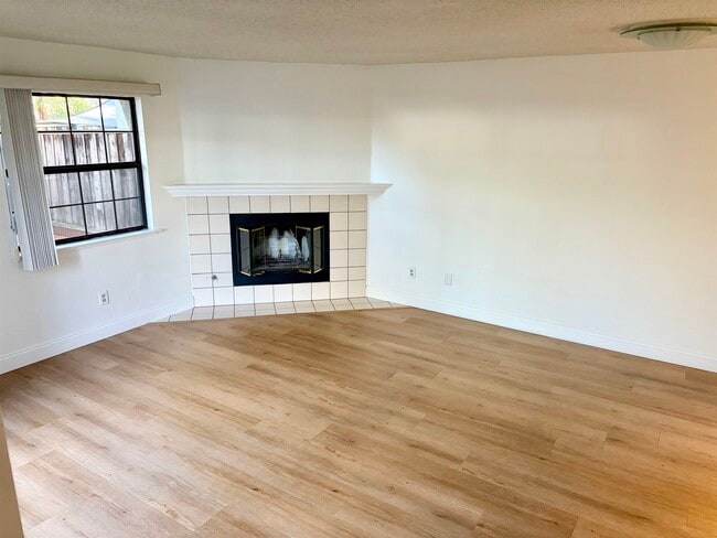 Photo - 600 Chandon Ct