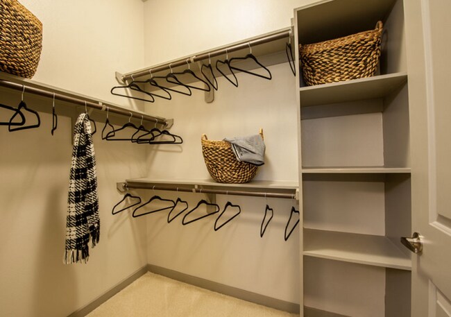 Photo - 502 S Post Oak Ln Unidad 800.66