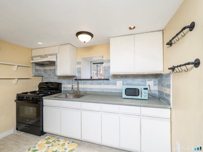 Photo - 128 Perry Ave