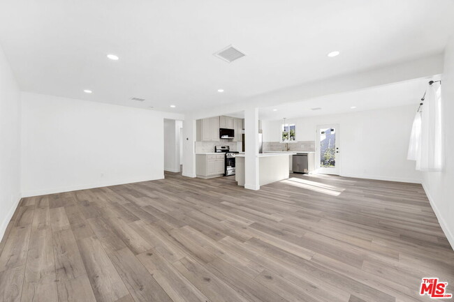 Photo - 1213 Thompson Ave