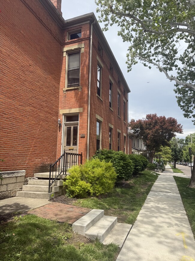 Building Photo - 168 Warren St Unit 168
