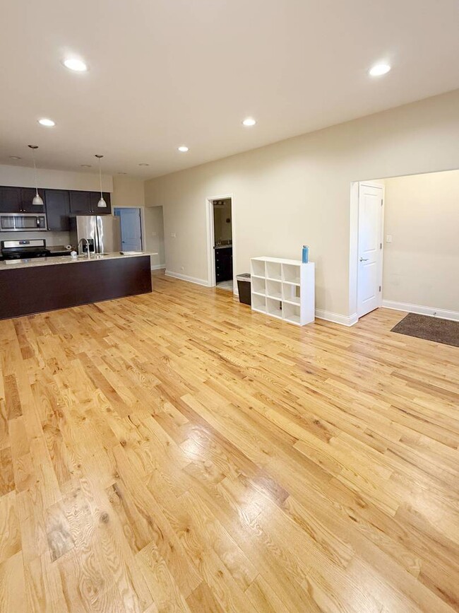 Photo - 2842 S Union Ave