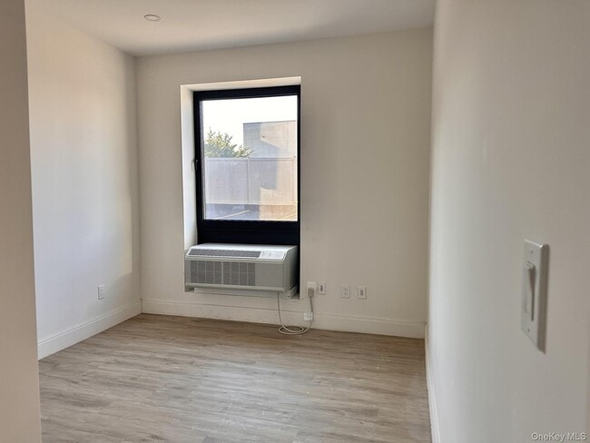 Photo - 362 W Merrick Rd Unit 107