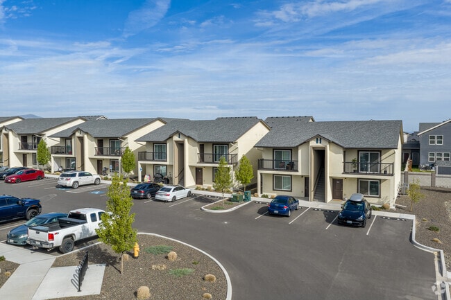 Building Photo - The Flats at West Richland