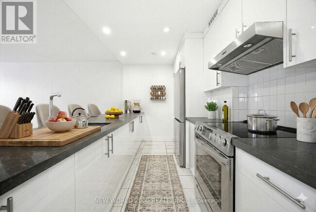 Photo - 88 Bernard Ave Unité 806