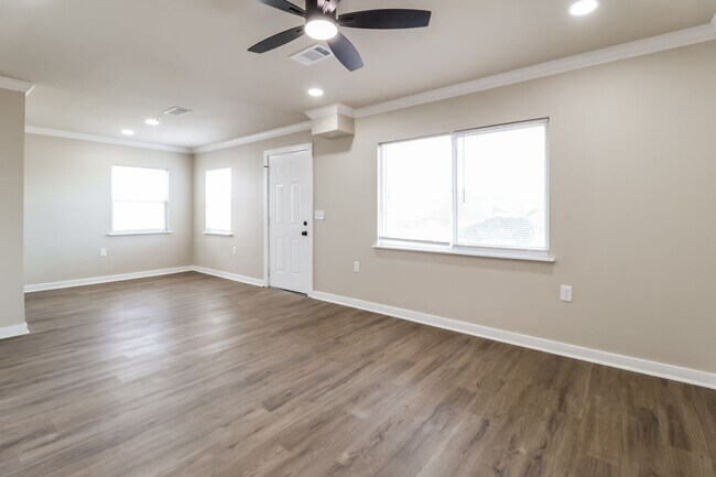 Photo - 1812 Sanford Dr Unit 1