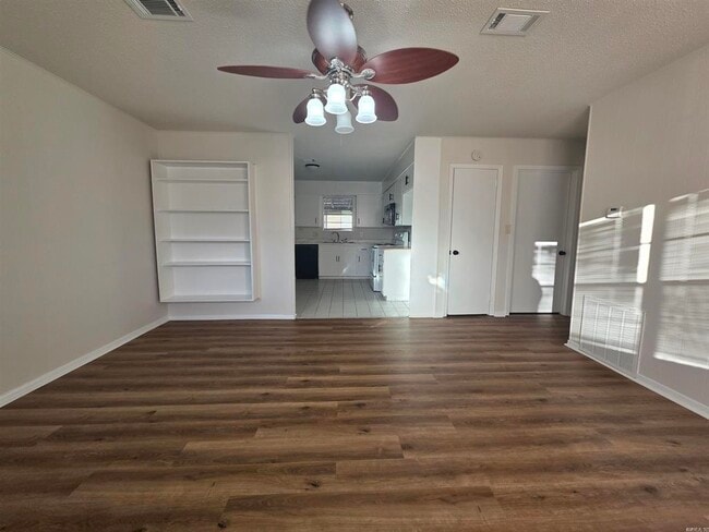 Photo - 600 Witts Dr