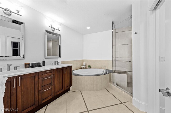 Photo - 9115 Strada Pl Unidad 5511