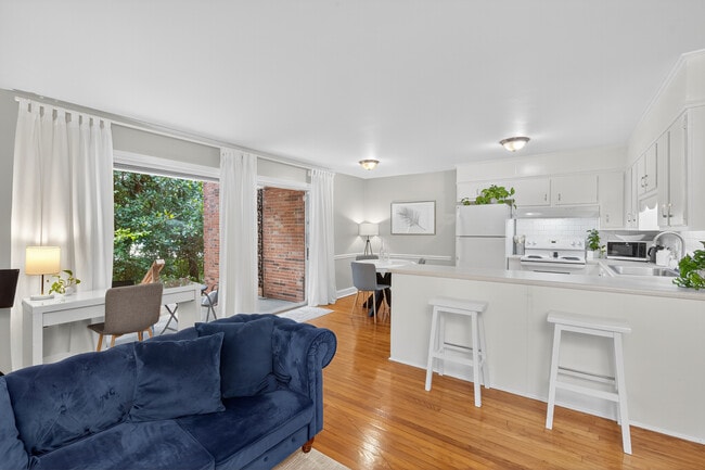 Photo - 930 Norland Rd Unit C