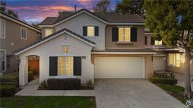 Building Photo - Stunning Aliso Viejo Pool Home