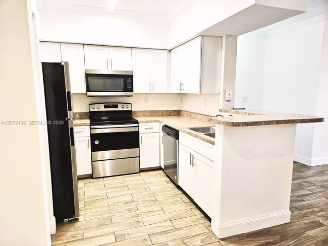 Building Photo - 220 SW 116th Ave Unit 15105