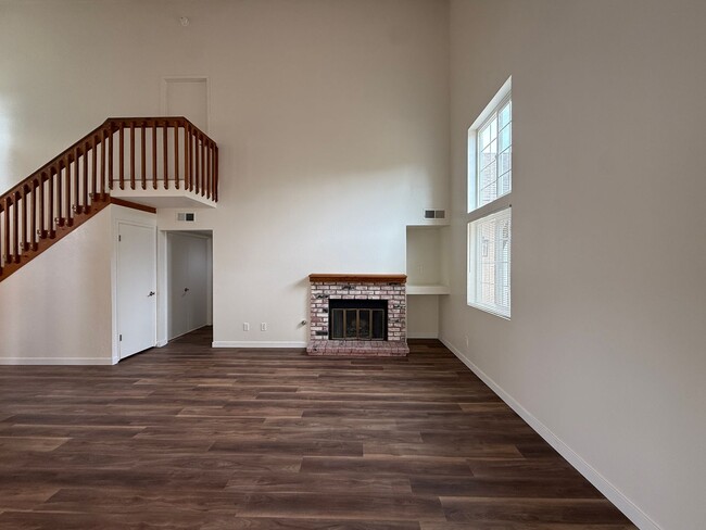 Photo - 1422 Eagle Ct
