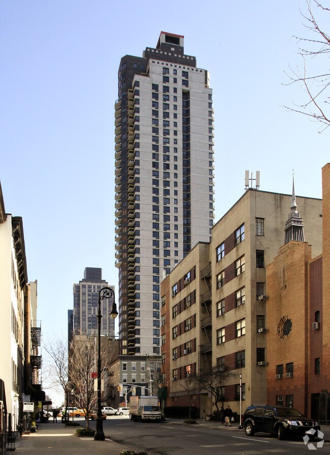 Primary Photo - 303 E 60th St