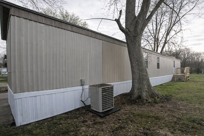 Photo - 65 Deerwood Park