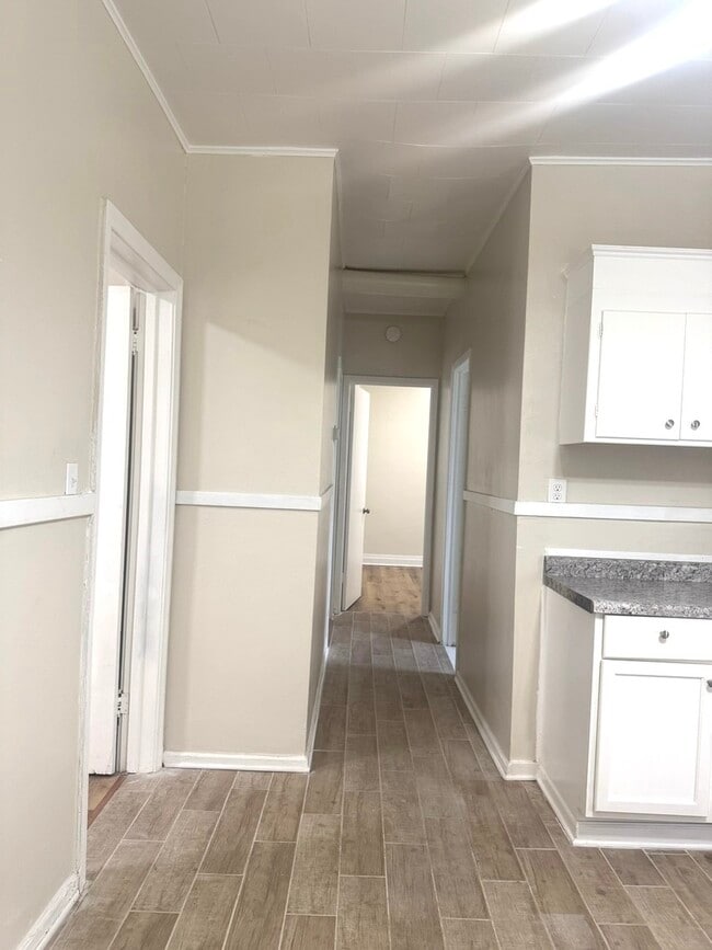 Photo - 2158 N Hamlin Ave Unit 2R