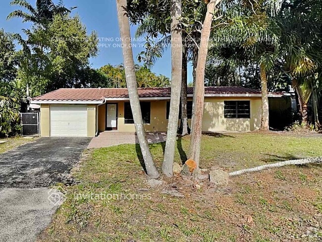 Building Photo - 2608 SW 34th Ave Rental