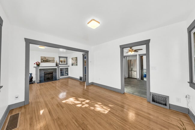 Photo - Beautiful Sugarhouse 3 Bedroom!