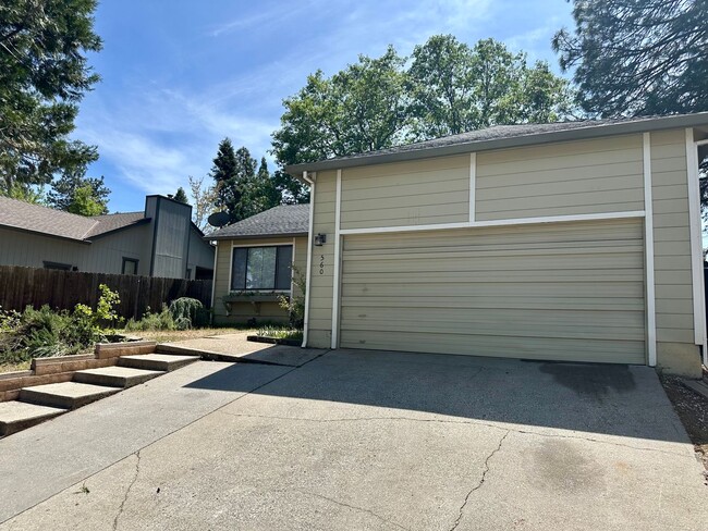 Charming 3 bedroom 2 bathroom Home in Gras... - Charming 3 bedroom 2 bathroom Home in Gras...