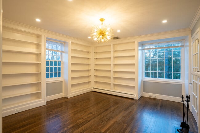 Photo - 40 Puddingstone Ln