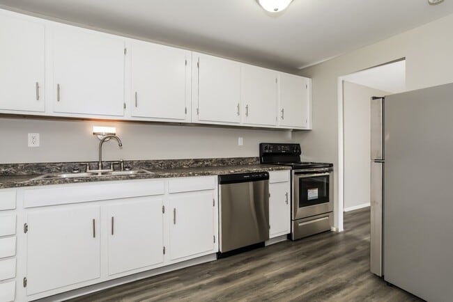 Photo - 864 Tivoli Ln