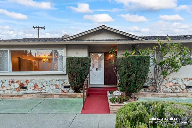 Photo - 452 Cirrus Ave