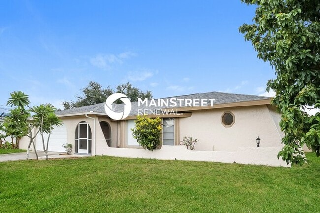 Photo - 3 Bedroom Pet-Friendly Home in CAPE CORAL, FL with Main Street Renewal