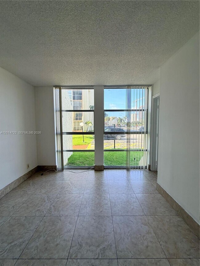 Photo - 2000 Atlantic Shores Blvd Unit 118