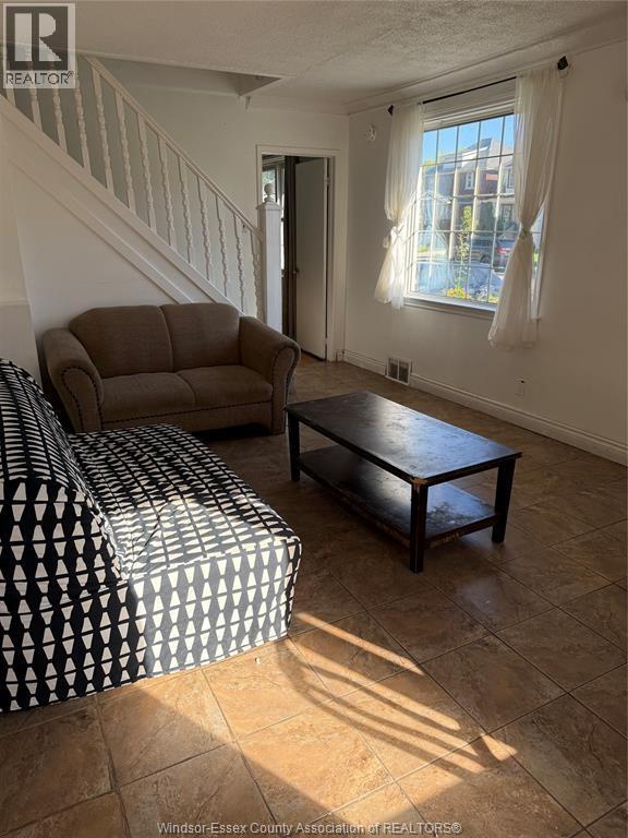 Photo - 437 Campbell Ave