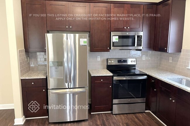 Photo - 847 Anchor Way NE